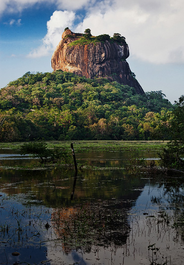 sigiriya-rock-fortress-lake-view
